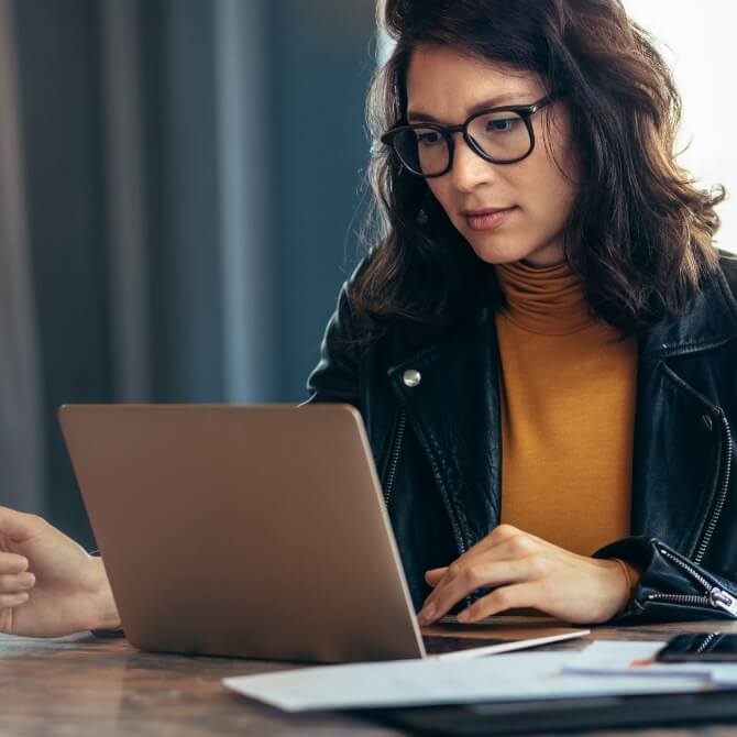 Image showing a woman on her laptop